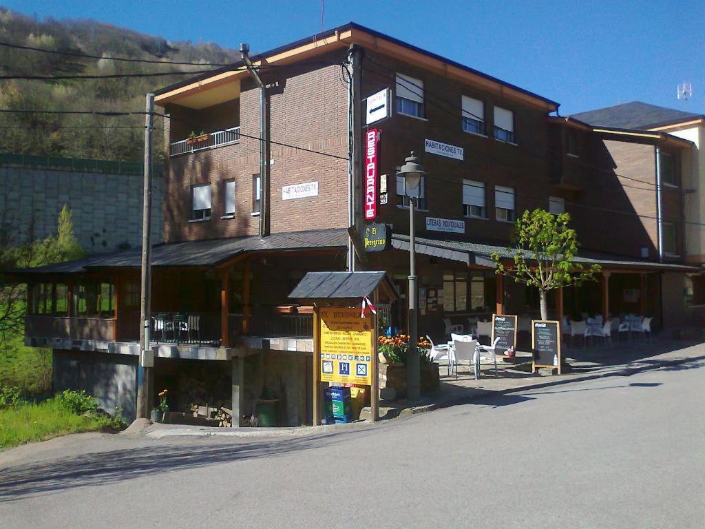 Hostal El Peregrino La Portela de Valcarce Екстер'єр фото